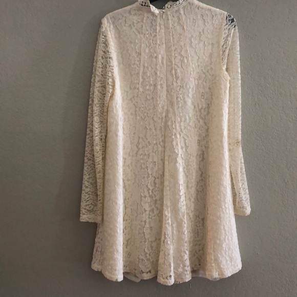 Cream lace dress - Picture 2 of 2